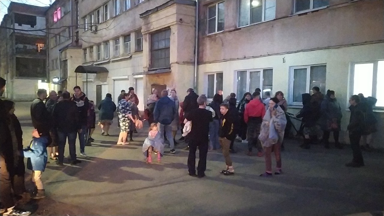 Черный дым в центре Ярославля: рассказали о пострадавших в пожаре на проспекте Ленина