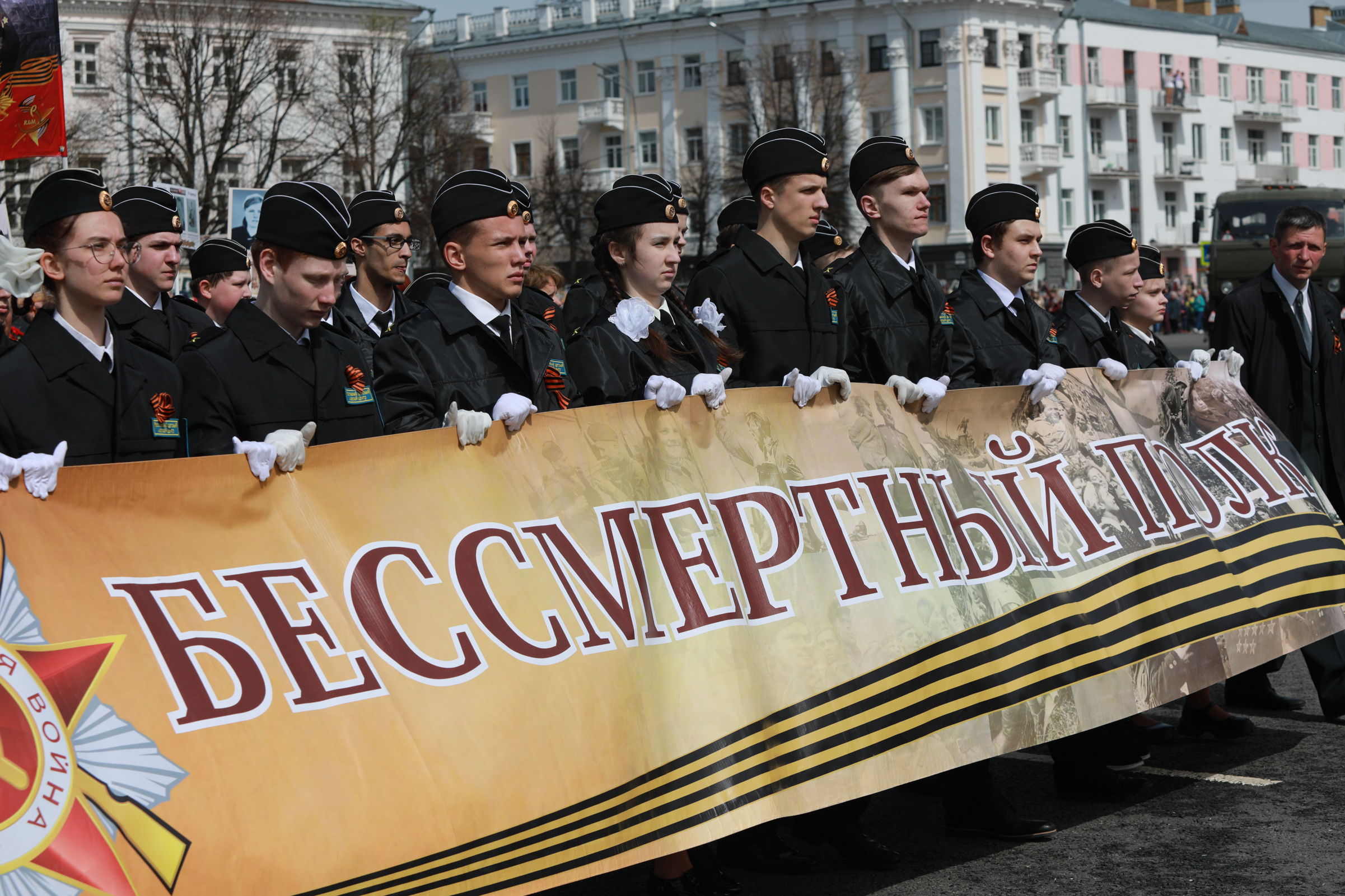Михаил Евраев вместе с ярославцами принял участие в шествии «Бессмертного полка»