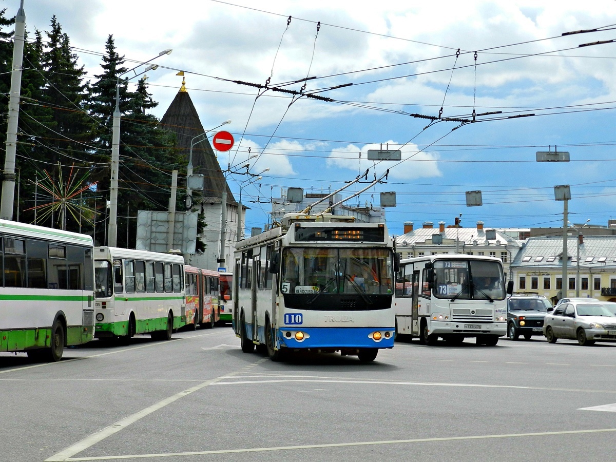 Авария парализовала движение троллейбусов на Московском проспекте