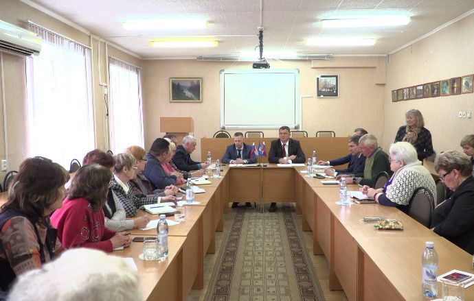 Глава Ярославской области встретился с представителями профсоюзов области