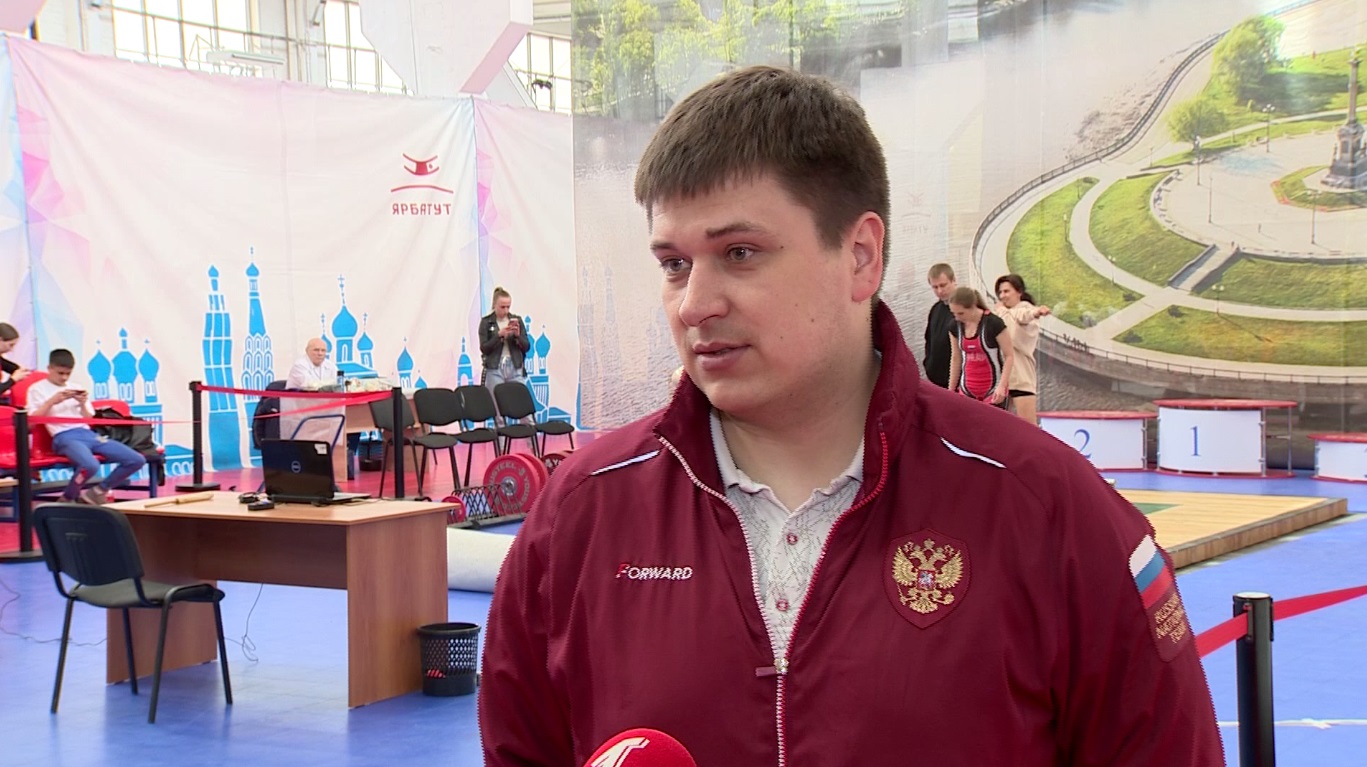 В Ярославле стартовал Чемпионат ЦФО по тяжелой атлетике
