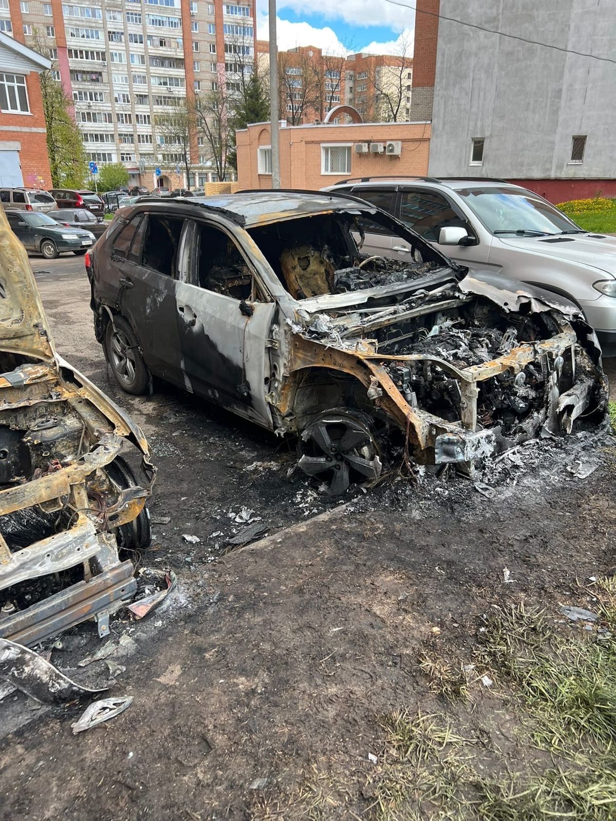 Сгорели машины в Ярославле