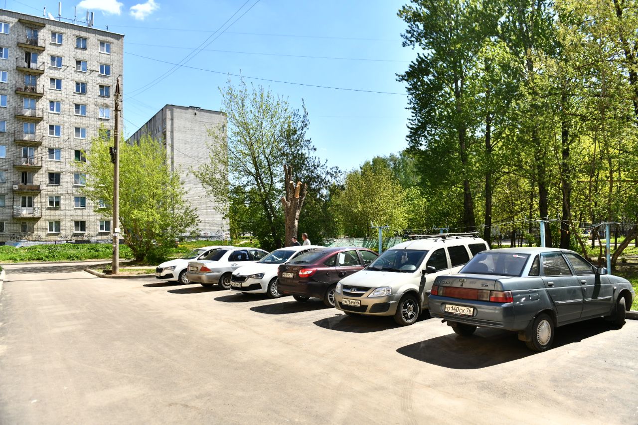 В Заволжском районе Ярославля отремонтирован двор по программе «Решаем вместе!»