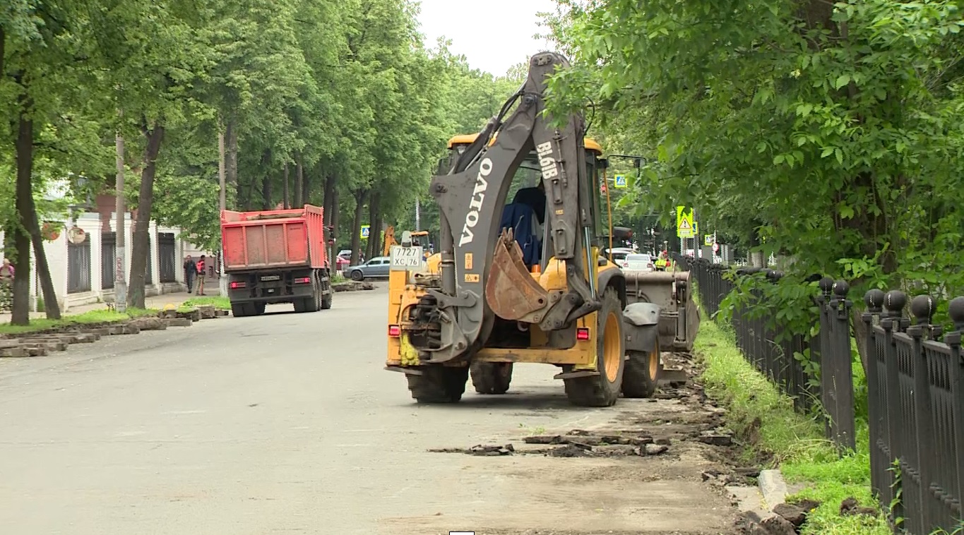 В Ярославле для ремонта полностью перекрыли часть улицы Первомайской