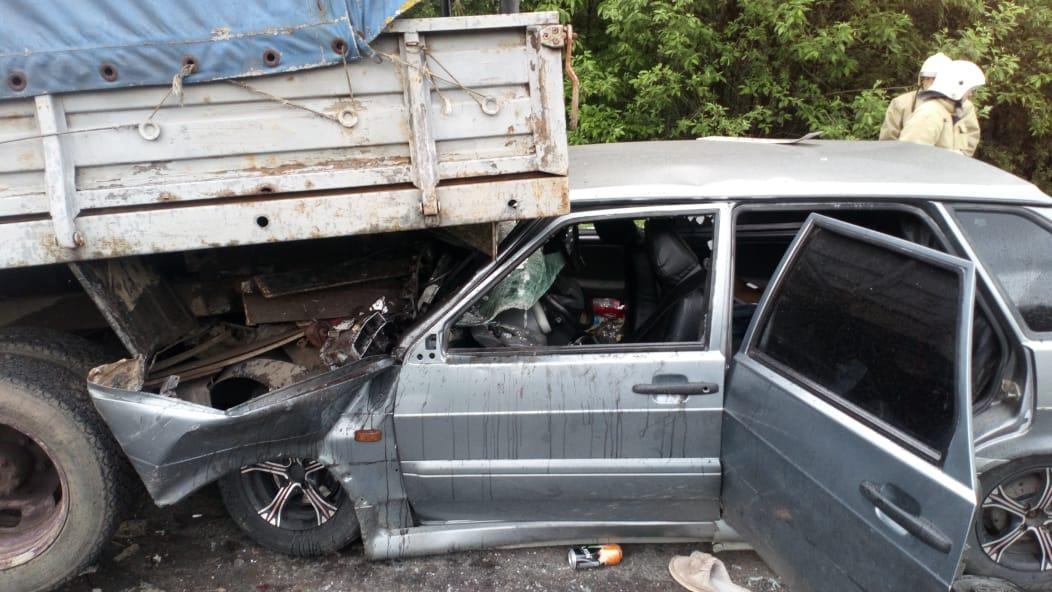Легковушка «нырнула» под «ГАЗель»: подробности серьезной аварии на жд переезде в Рыбинске