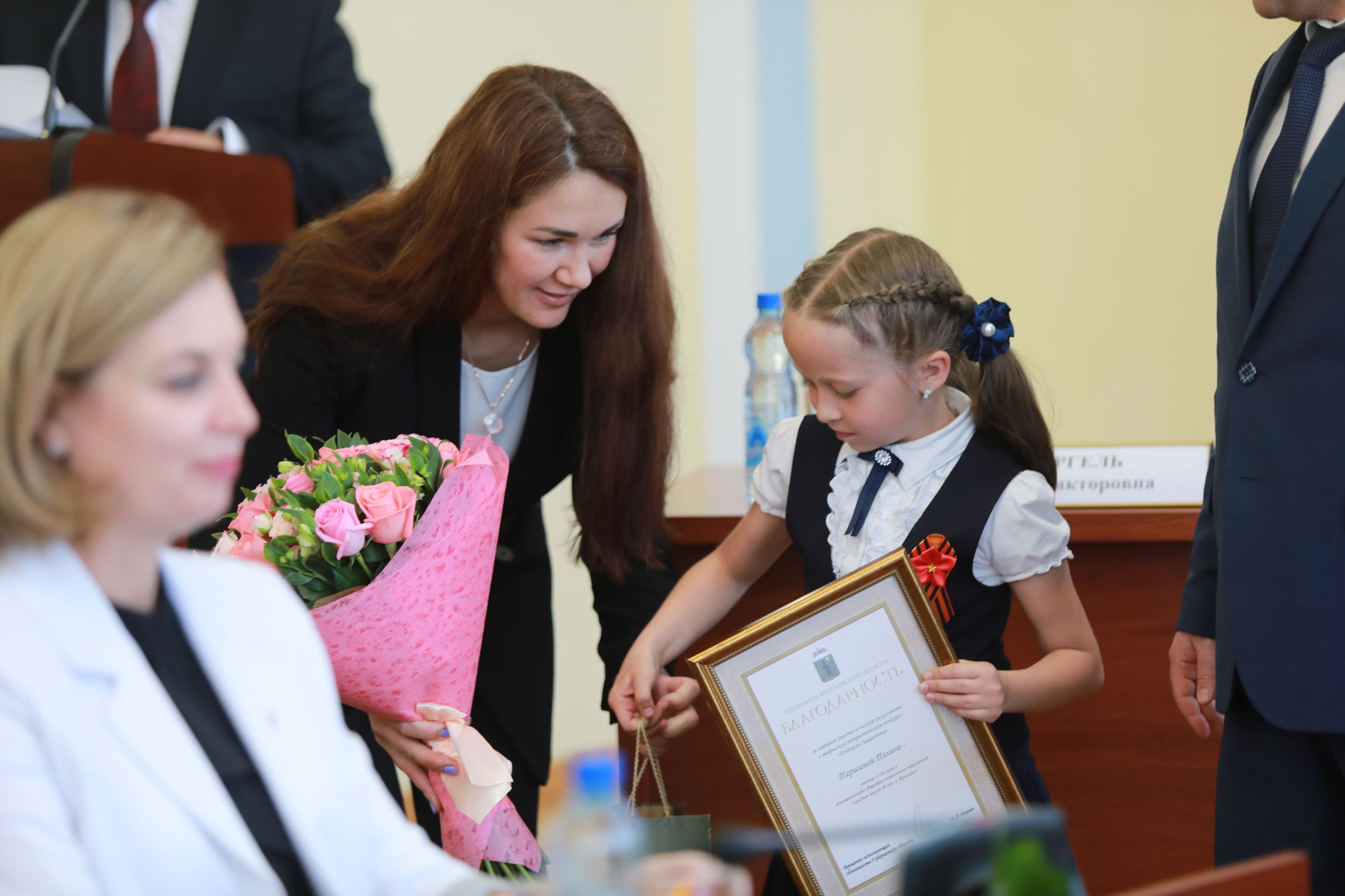 Победителей конкурса детских рисунков пригласили в Правительство Ярославской области
