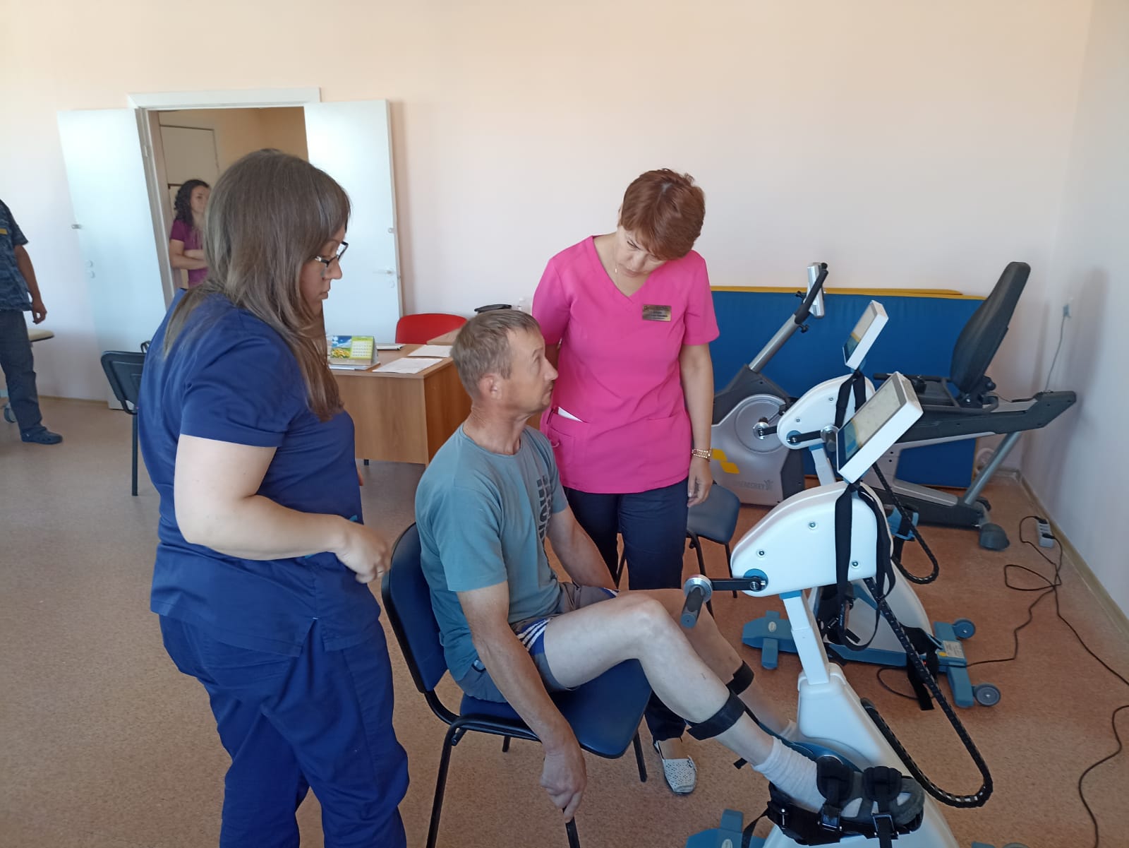 ​Механотерапевтические тренажеры «Мото» помогают пациентам областной больницы в Ярославле восстанавливаться после инсульта