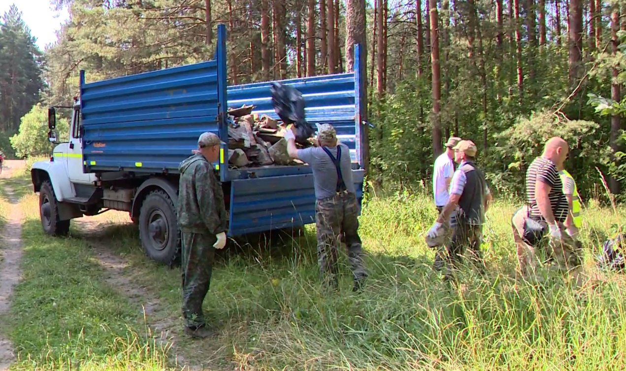 Более 50 кубометров мусора убрали из лесов в Ярославской области