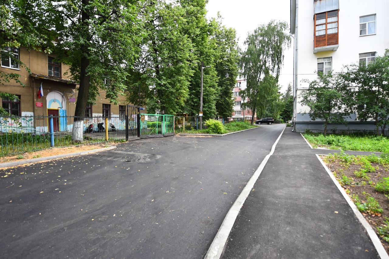 В Ярославле отремонтировали еще один двор в рамках программы «Решаем вместе!»