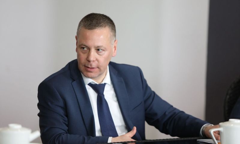 Михаил Евраев попросил распределить средства с районов, не справившихся с контрактованием подрядчиков