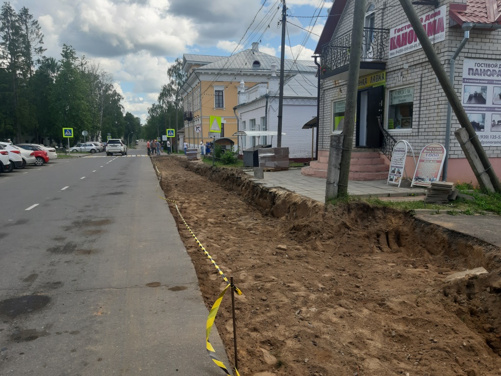 Началось благоустройство территории у пристани и Гремучего ручья в Мышкине  | Первый ярославский телеканал