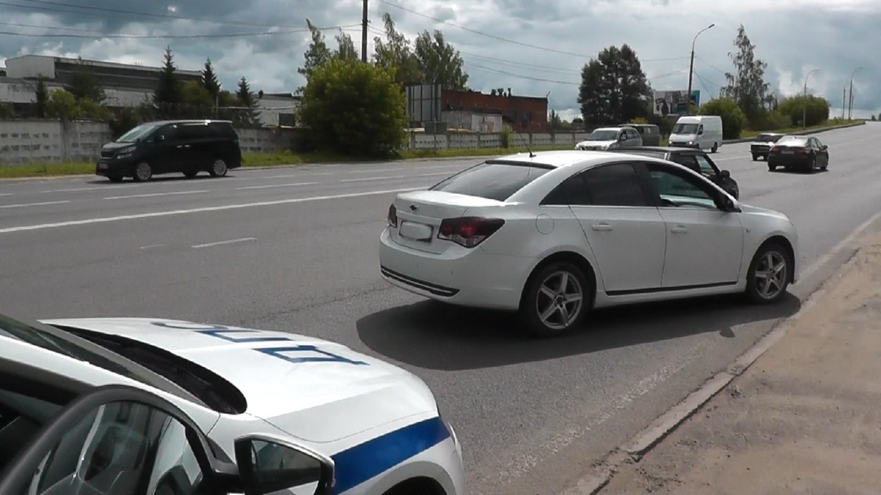 Оштрафовали 30 водителей: сотрудники ГИБДД устраивают рейды в Ярославской области