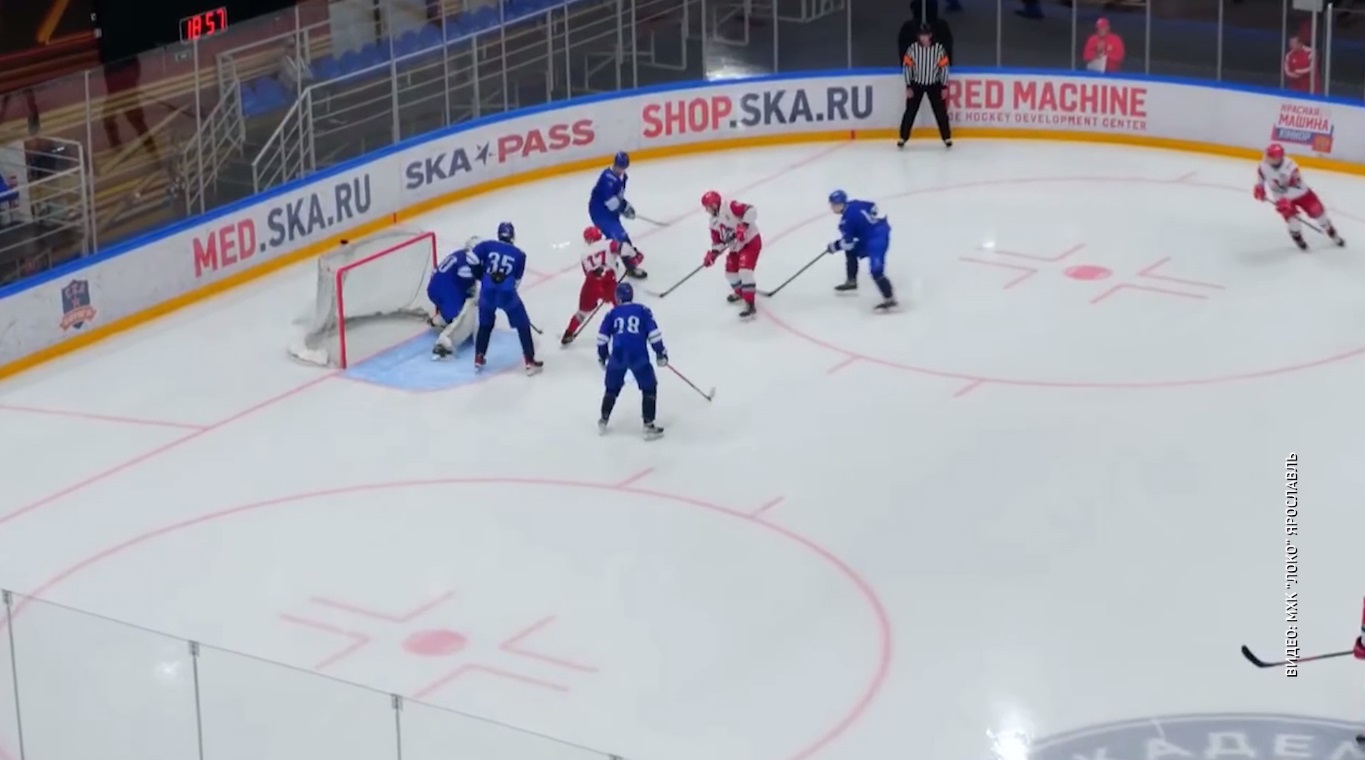Хоккеисты «Локо» уступили столичному «Динамо» на турнире имени Маслова в Санкт-Петербурге