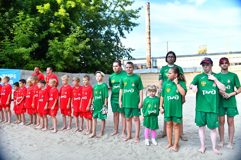 В Ярославле открылась академия пляжного футбола для детей