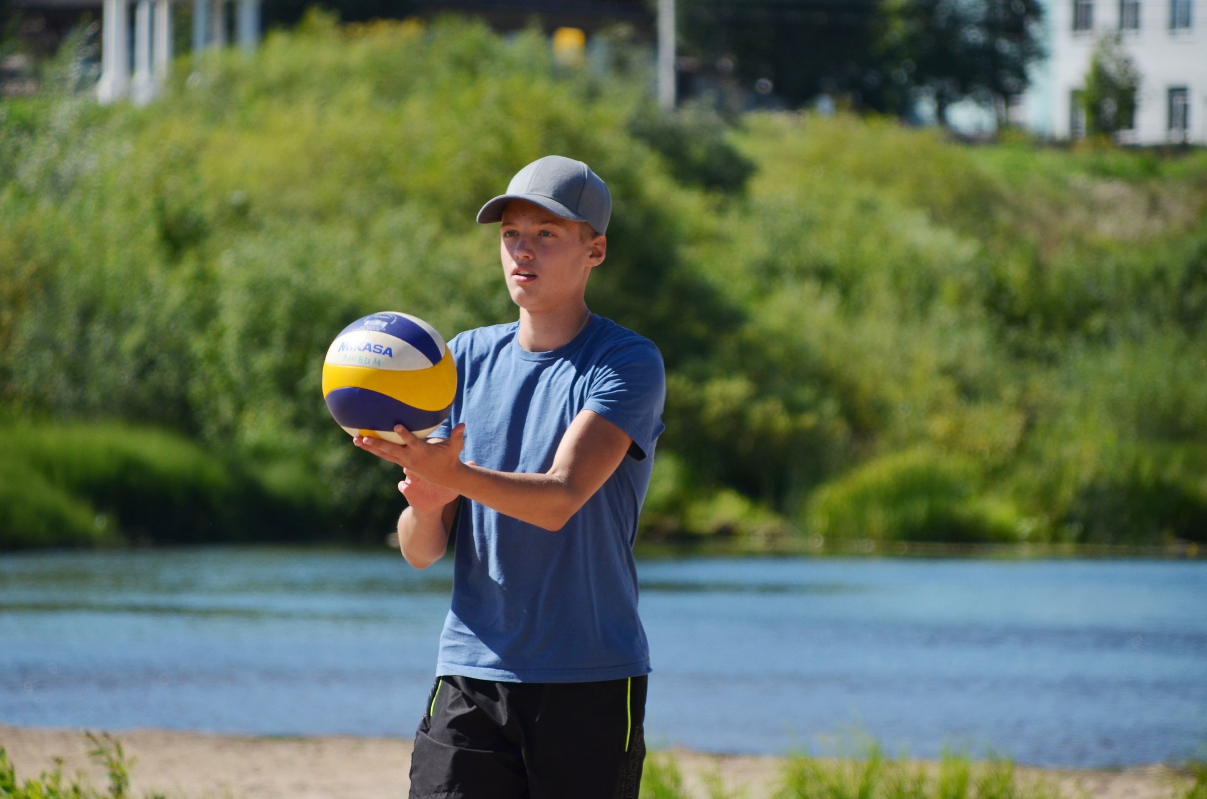 Любимский район получил новый спортивный инвентарь для занятий пляжным волейболом