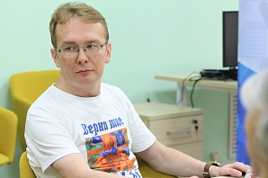 В Ярославле состоялась встреча ярославских блогеров с членом Территориальной избирательной комиссии дистанционного электронного голосования Олегом Артамоновым