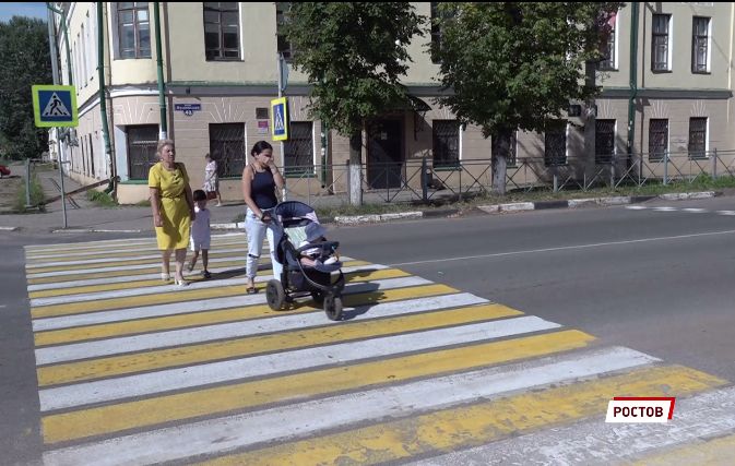 В преддверии Дня знаний в регионе проверили безопасность пешеходных переходов и дорог