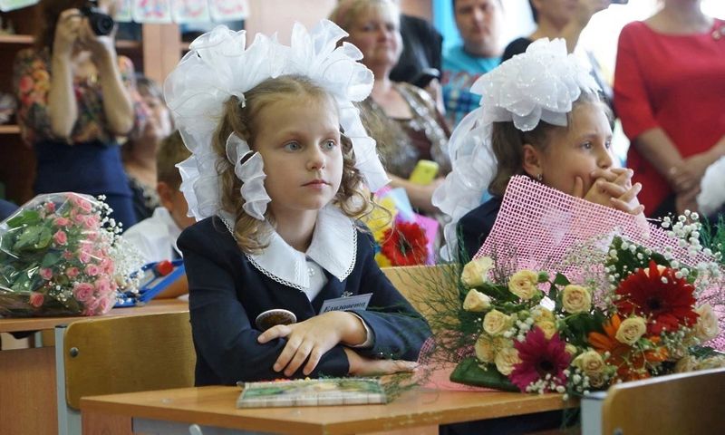 Ярославцам рассказали, что родители не обязаны покупать к учебному году
