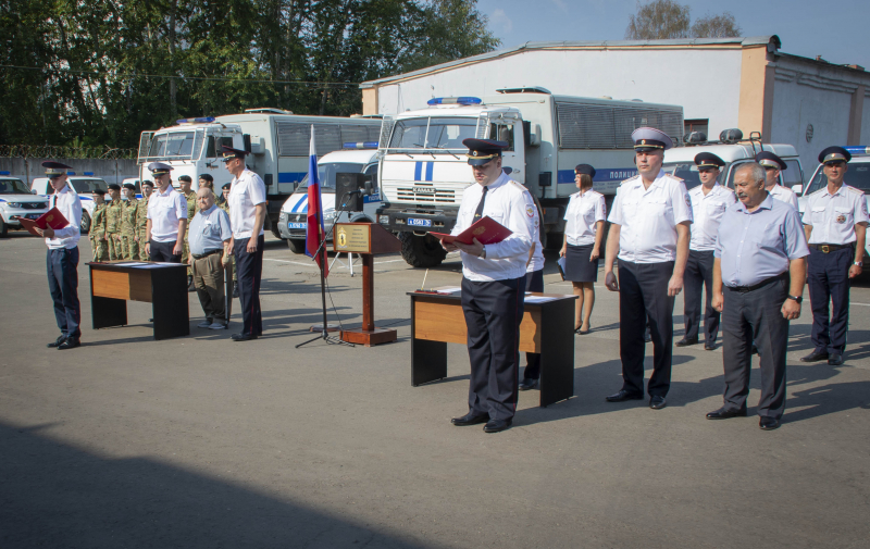 В Ярославле состоялась торжественная церемония приведения к Присяге молодых сотрудников полиции
