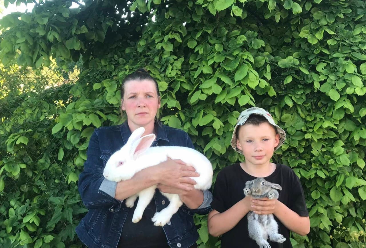 Жительница села Большое Семино благодаря соцконтракту создала кроличью ферму