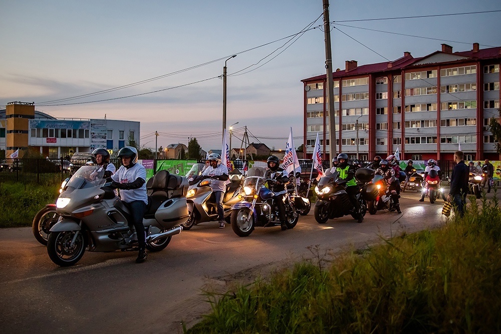 В Ярославле прошел межмуниципальный авто- мотопробег, приуроченный к Дню солидарности в борьбе с терроризмом