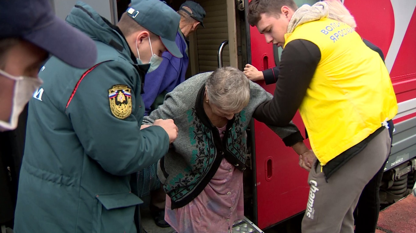Четвертая группа беженцев прибыла в Ярославль из Донецкой, Луганской народных республик и Украины