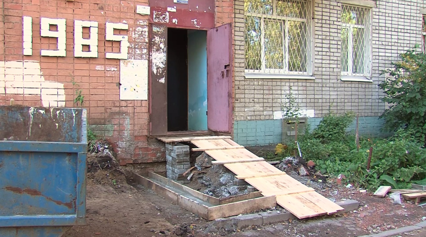 Жители Ярославля жалуются на отсутствие ремонта в доме №64 на улице Советской
