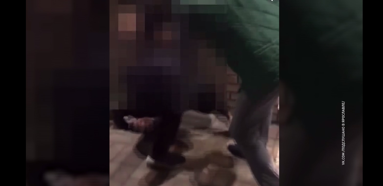 В Ярославле сотрудник супермаркета ударил школьника и заставил его встать на колени
