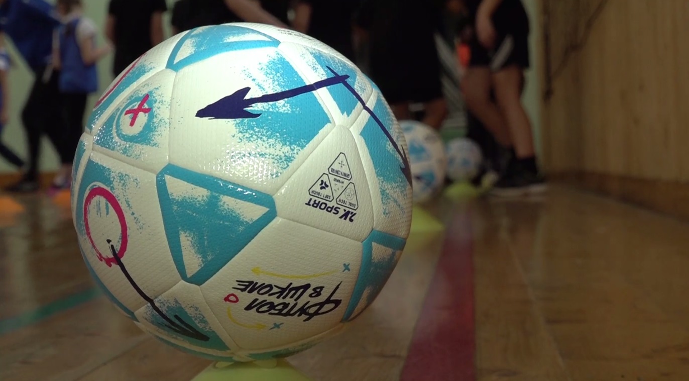 40 новых мячей для самого популярного вида спорта в мире появились в 44-ой школе Ярославля