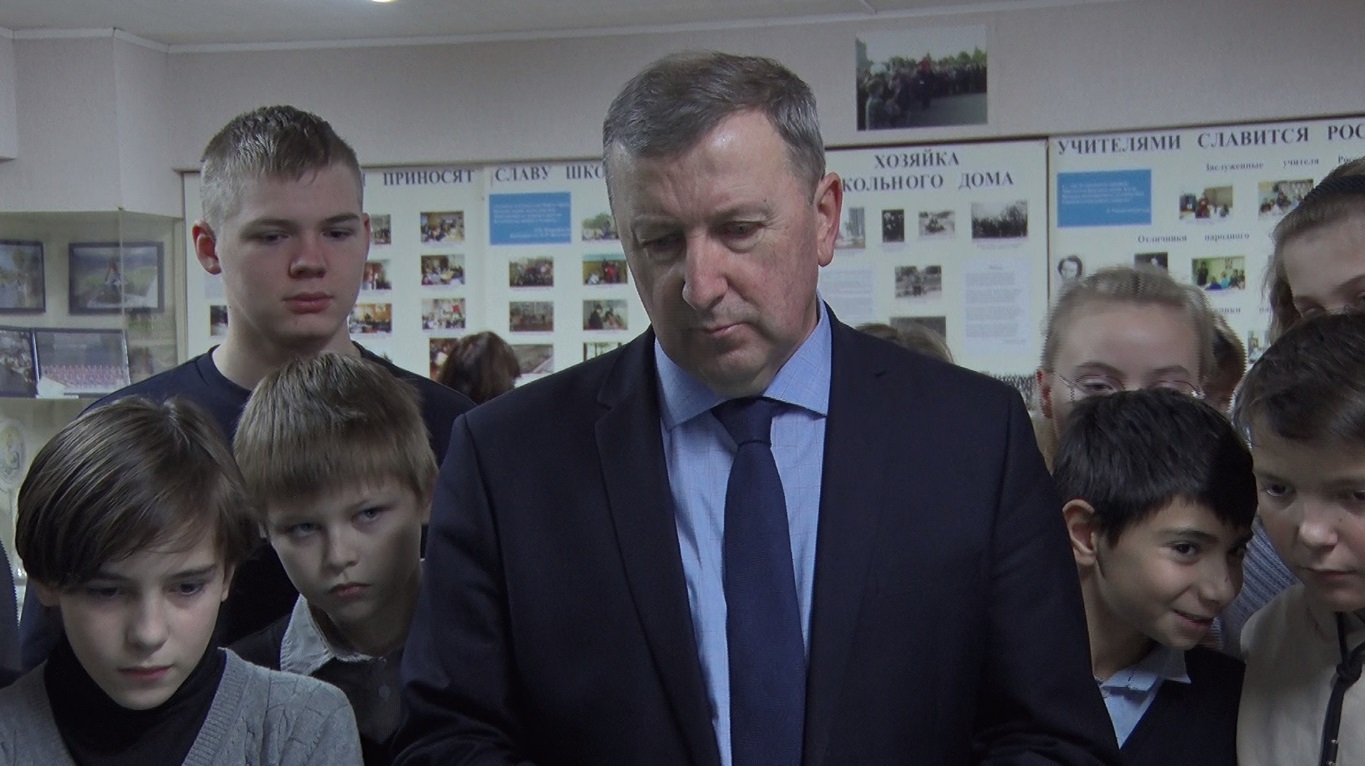 Ярославцы выиграли сертификаты по 200 тысяч рублей и потратили деньги на новое оборудование для школы