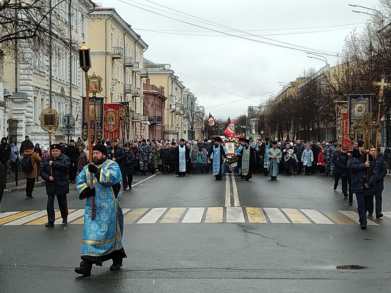 В Ярославле проходят торжественные мероприятия, посвященные Дню народного единства и Дню Казанской иконы