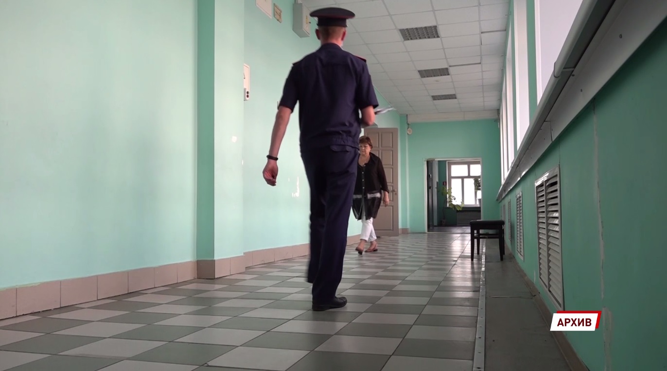 Проверку безопасности не прошли: Ярославские школы были внепланово направлены полиция и Росгвардия