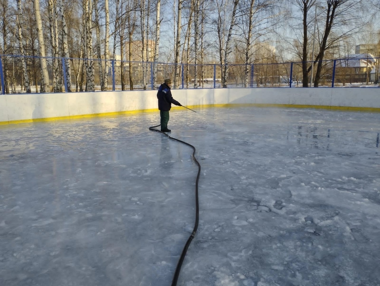 Где покататься на коньках в Ярославле зимой 2022-23: адреса ледовых площадок по районам