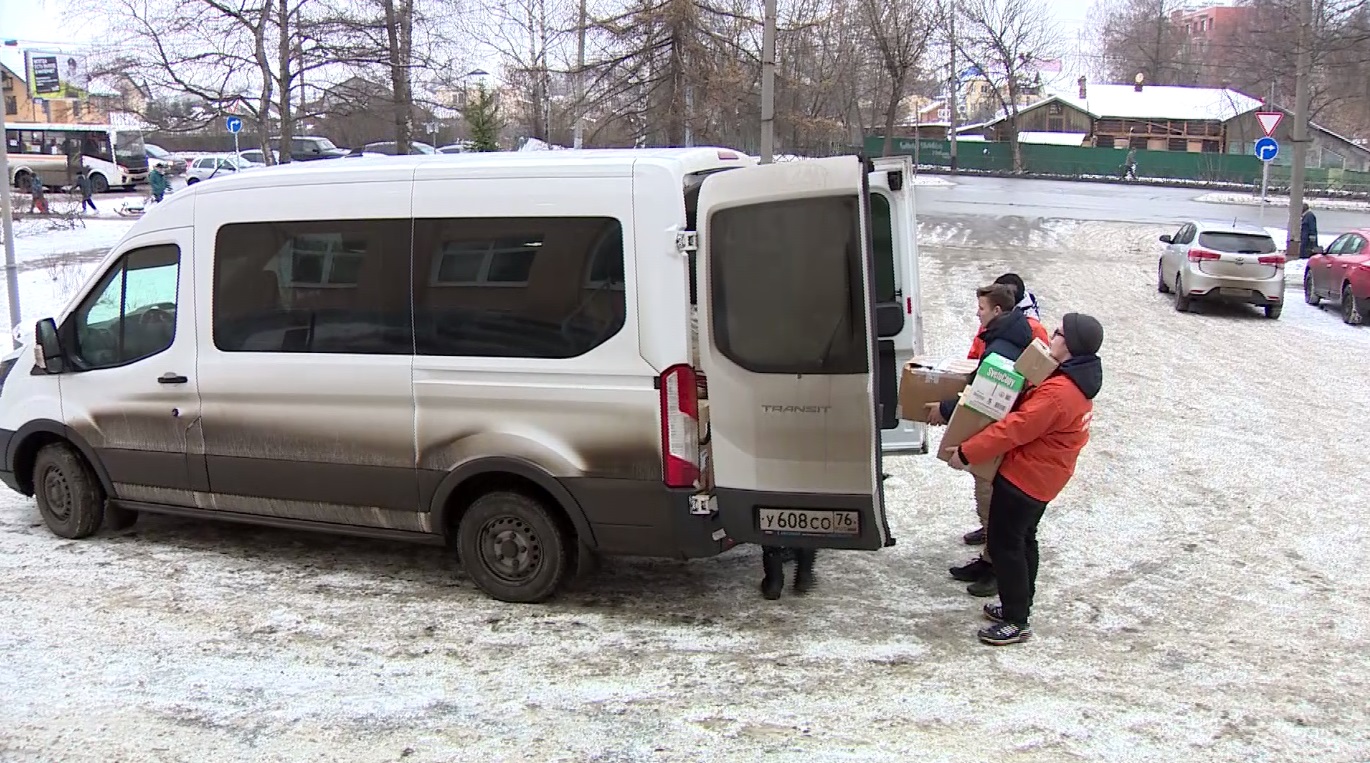 В Ярославле продолжают собирать гуманитарную помощь для военнослужащих, находящихся в зоне специальной военной операции