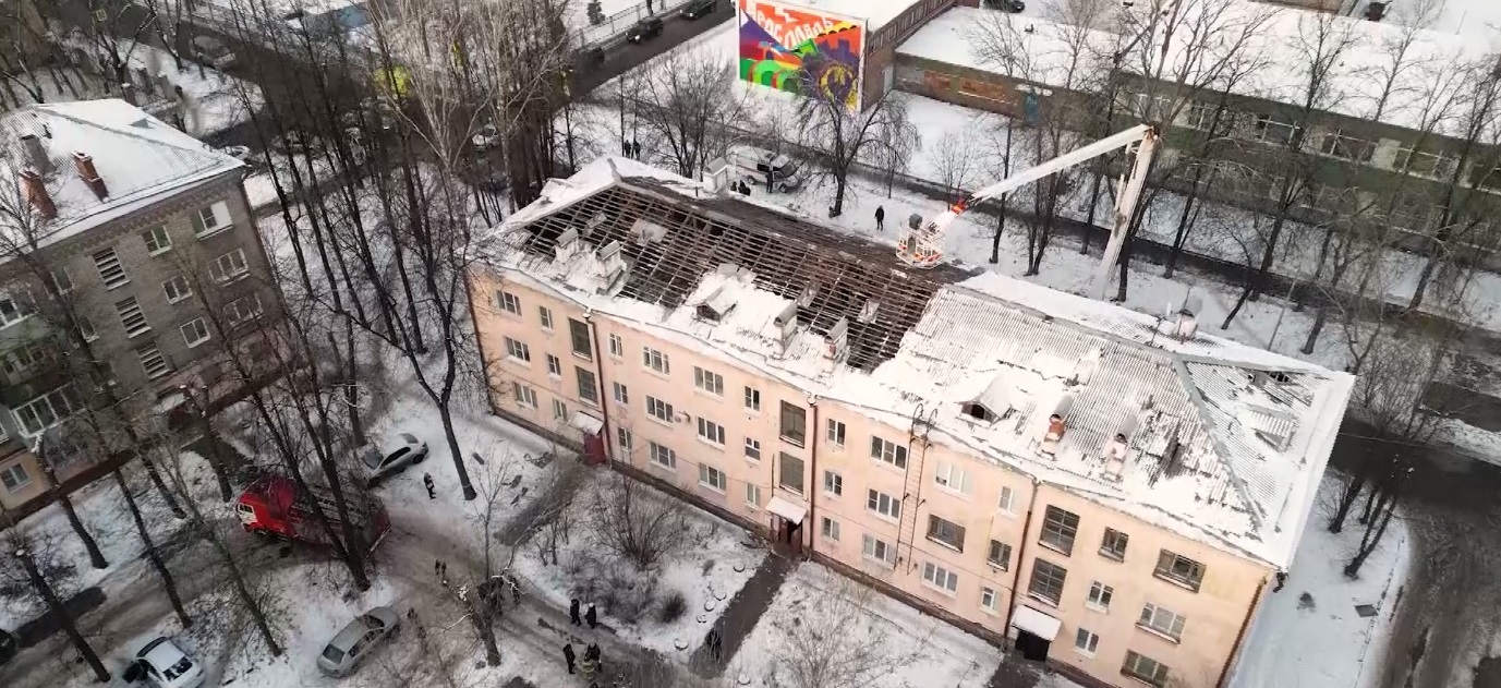 Жителям первого подъезда дома на улице Кузнецова в Ярославле разрешили вернуться в свои квартиры