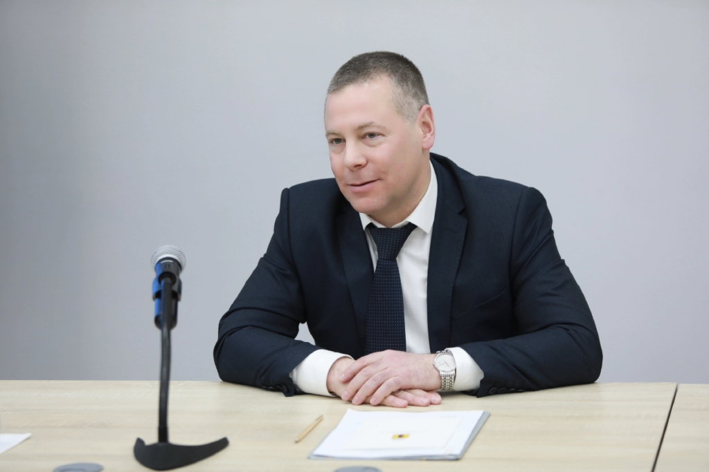 Михаил Евраев: «Примем дополнительные меры поддержки молодых учителей в регионе»