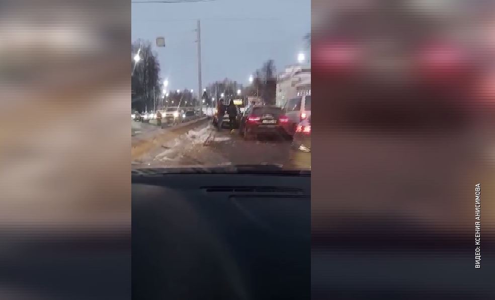 Массовая авария стала причиной пробки на Московском проспекте