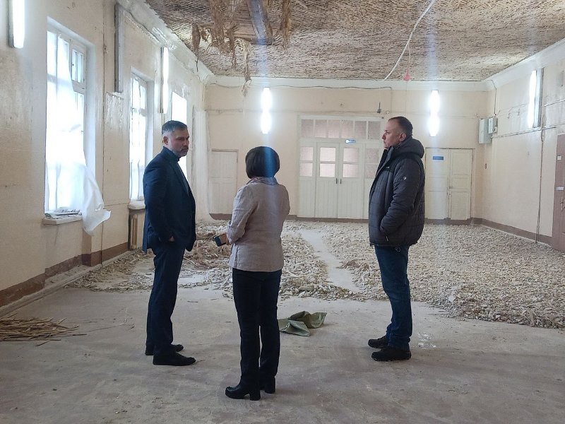 В Ярославской области из-за разрушения потолка закрыли одну из школ