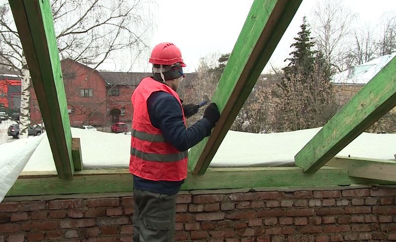 В Ярославской области продолжается сезон капитальных ремонтов крыш