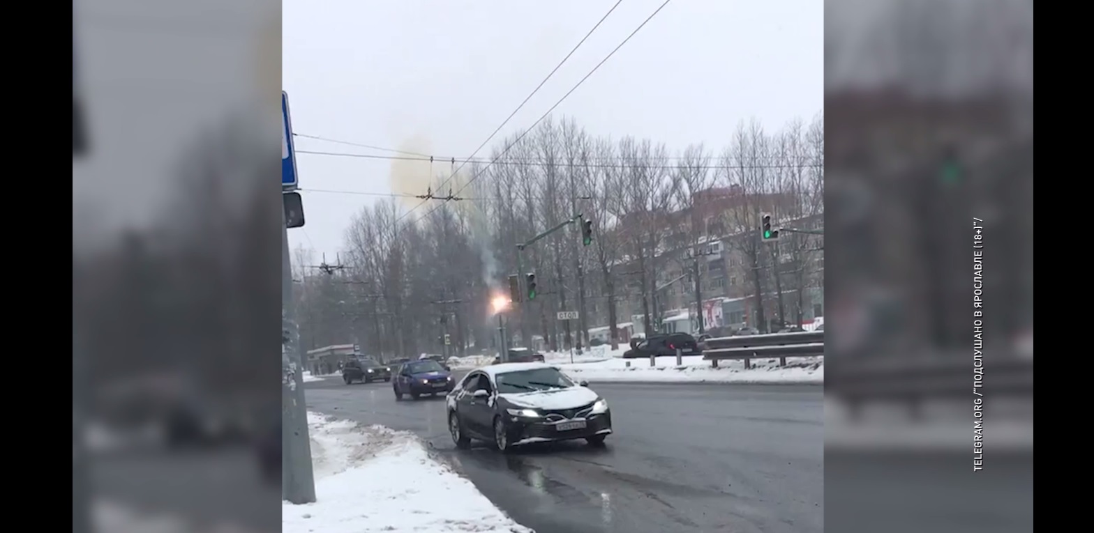 На Московском проспекте в Ярославле загорелся столб