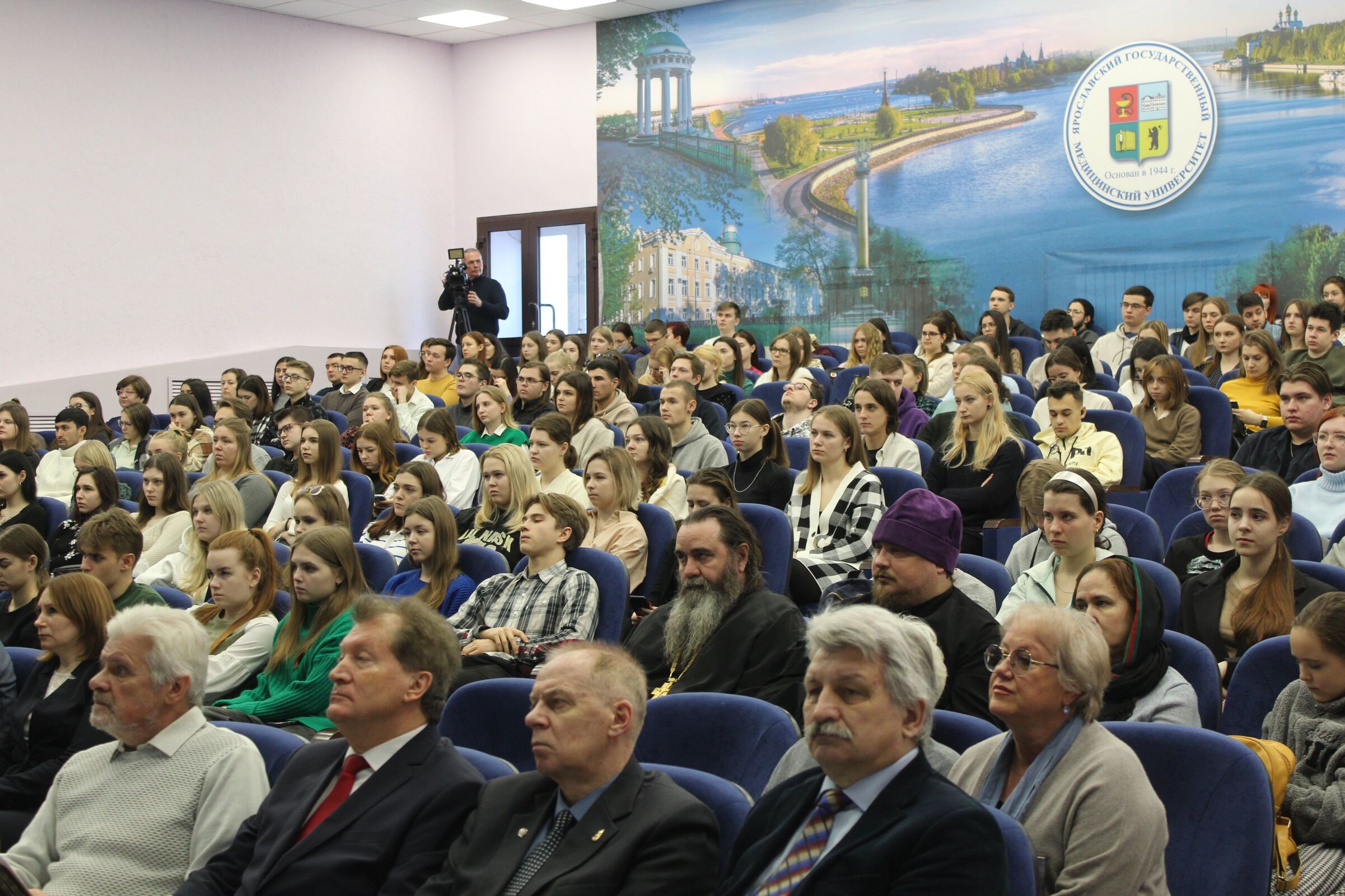 В Ярославском медицинском университете стартовал первый курс больничных волонтеров