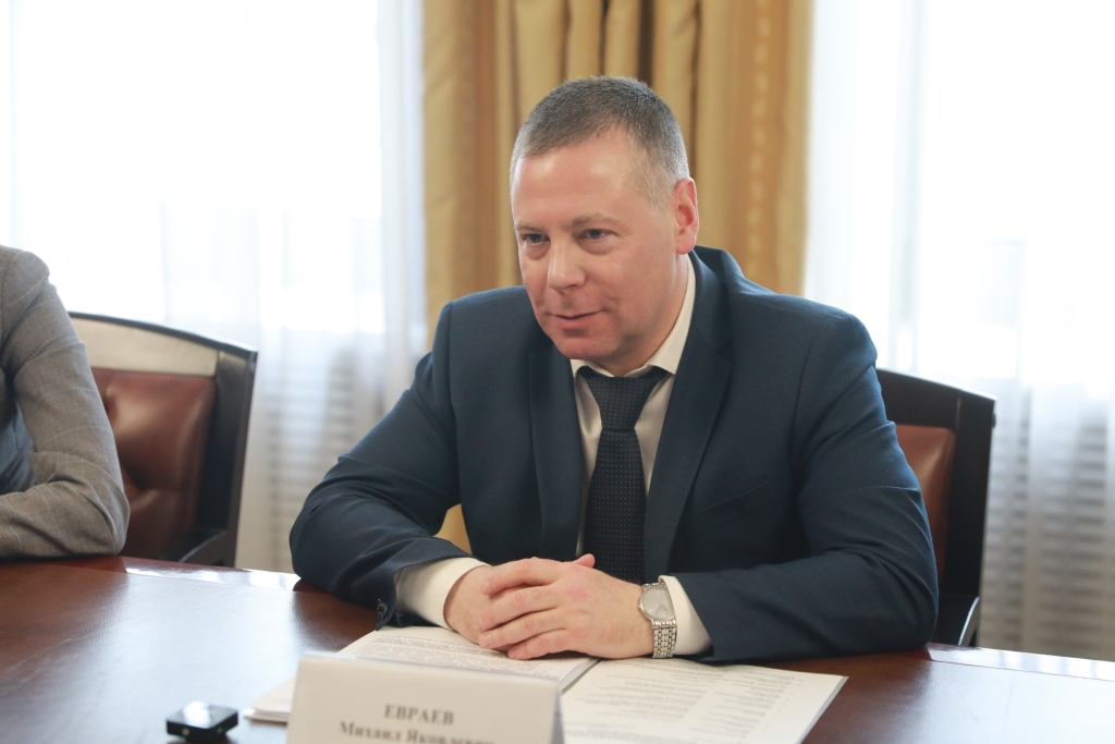 Михаил Евраев встретился с послом Республики Армении в РФ