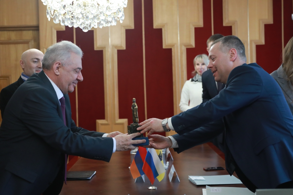 Посол Армении в России Вагаршак Арутюнян посетил Ярославль и встретился с губернатором Михаилом Евраевым