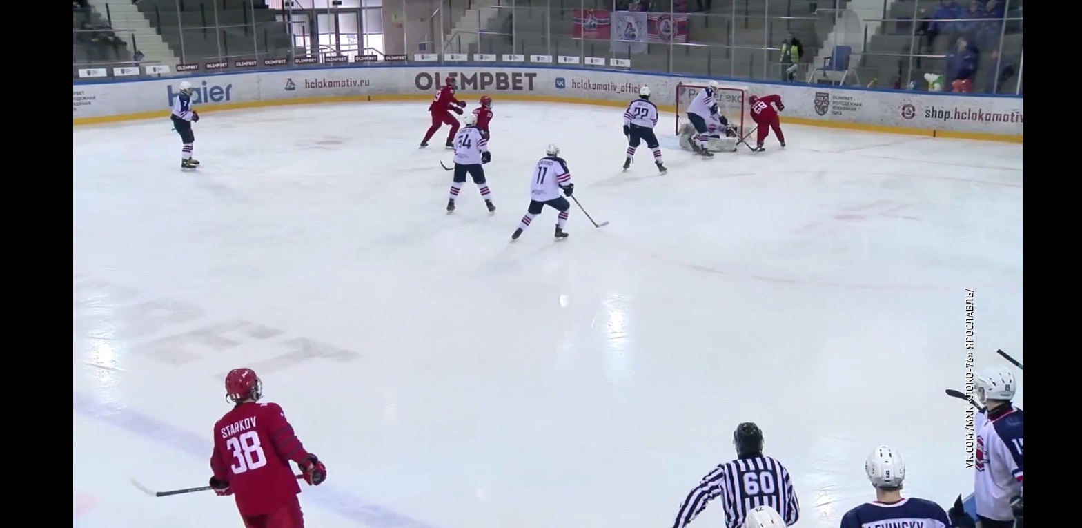 Молодежная хоккейная команда «Локо-76» два раза подряд уступила нижегородской «Чайке» в домашних встречах в чемпионате МХЛ