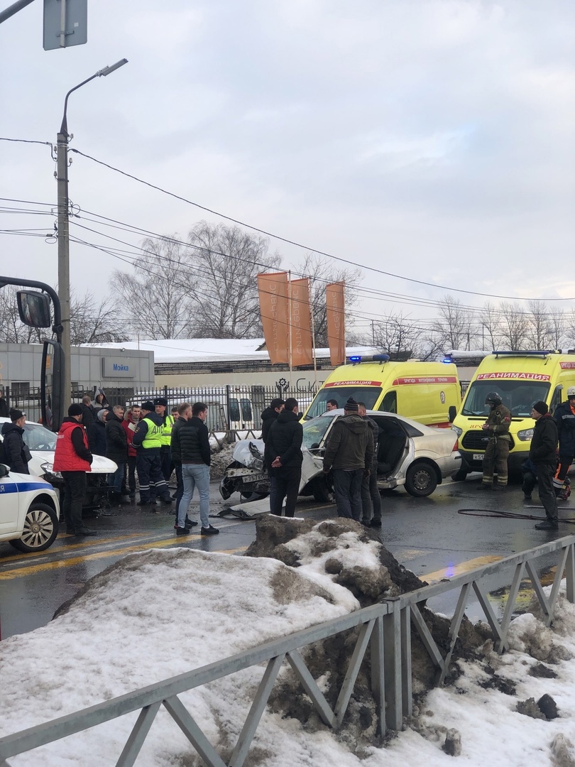 В центре Ярославля произошла серьезная авария с пострадавшими