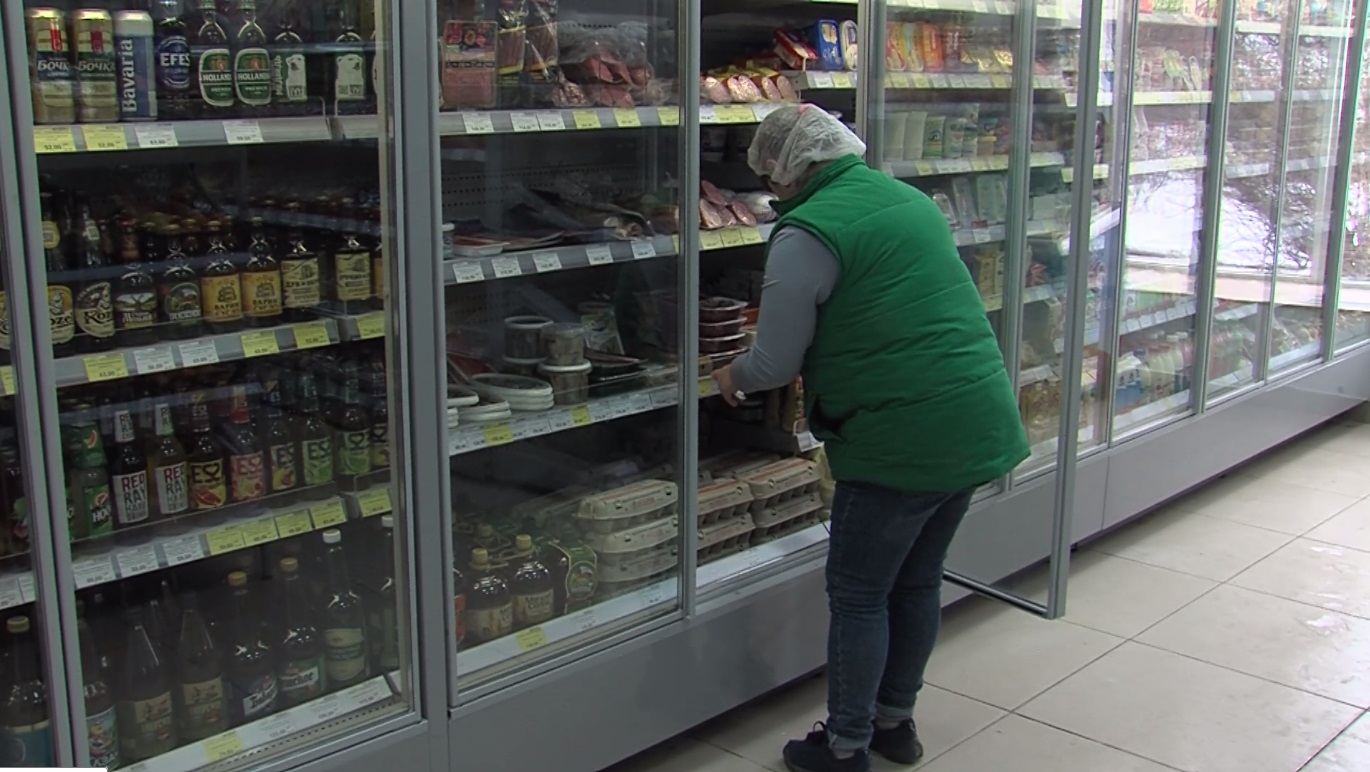 Ярославскую продукцию на полках магазинов теперь легко узнать по ценникам со специальным логотипом