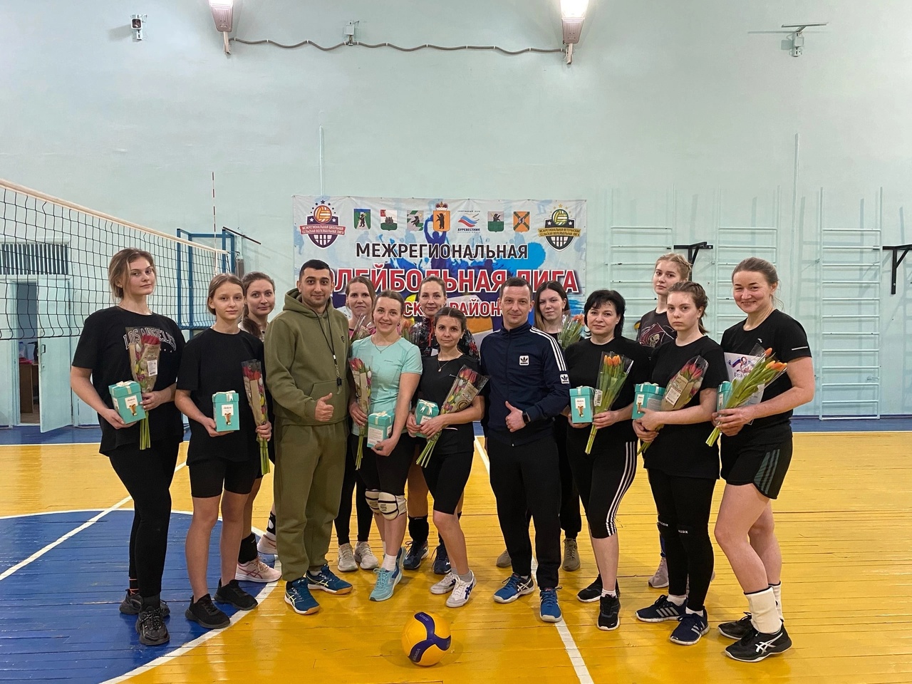В Первомайском районе прошел волейбольный турнир среди женских команд, посвященный Международному женскому