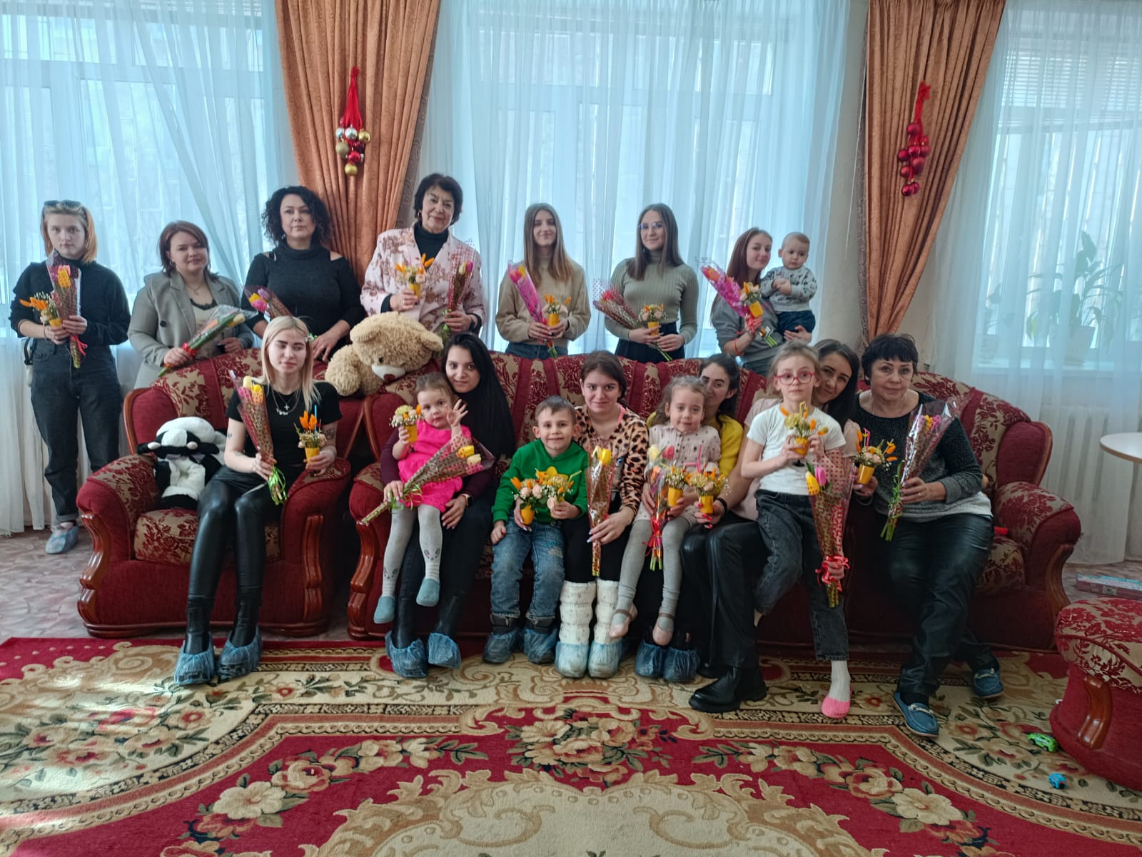 В Ярославле «маленьких мам» поздравили с 8 марта