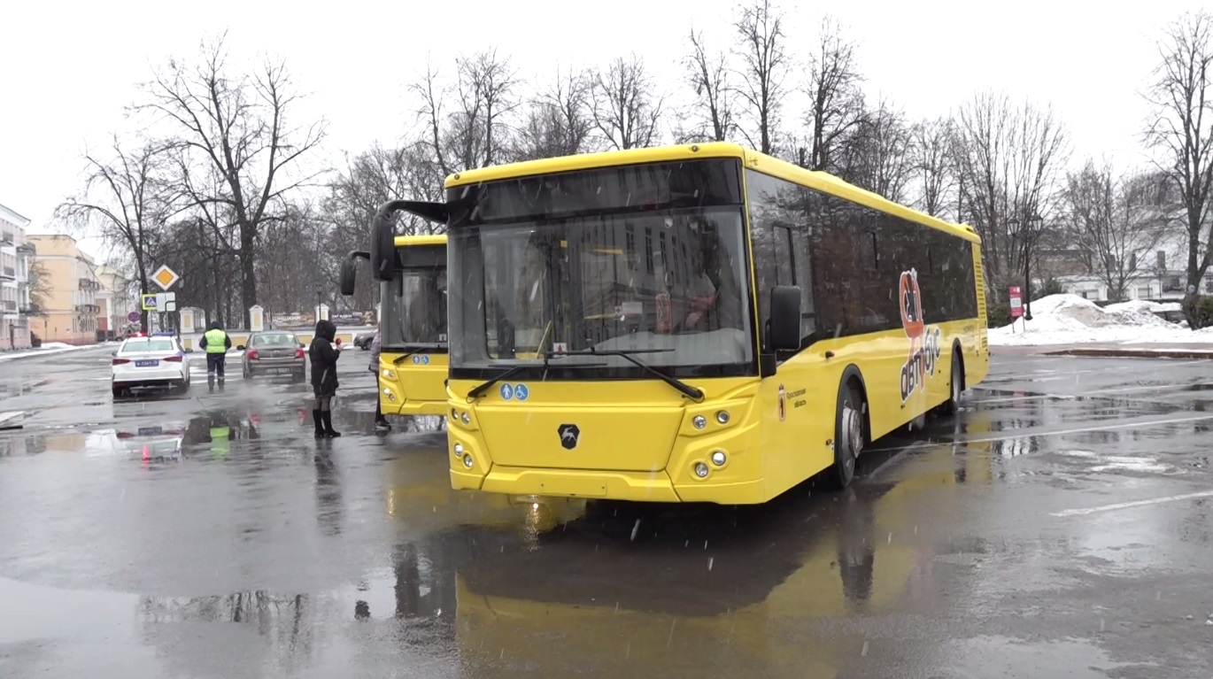 Первая партия новых желтых автобусов уже прибыла в Ярославскую область