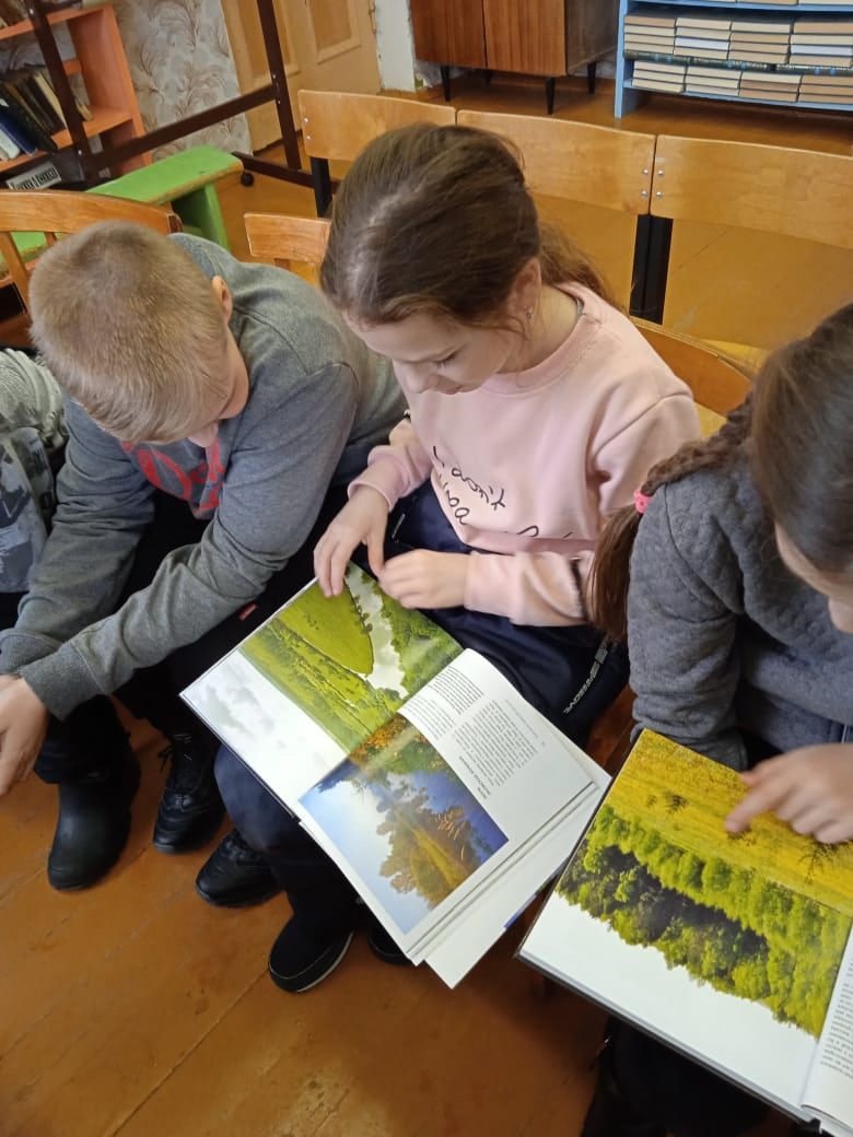 Юных жителей поселка Октябрь познакомили с Красной книгой Ярославской области